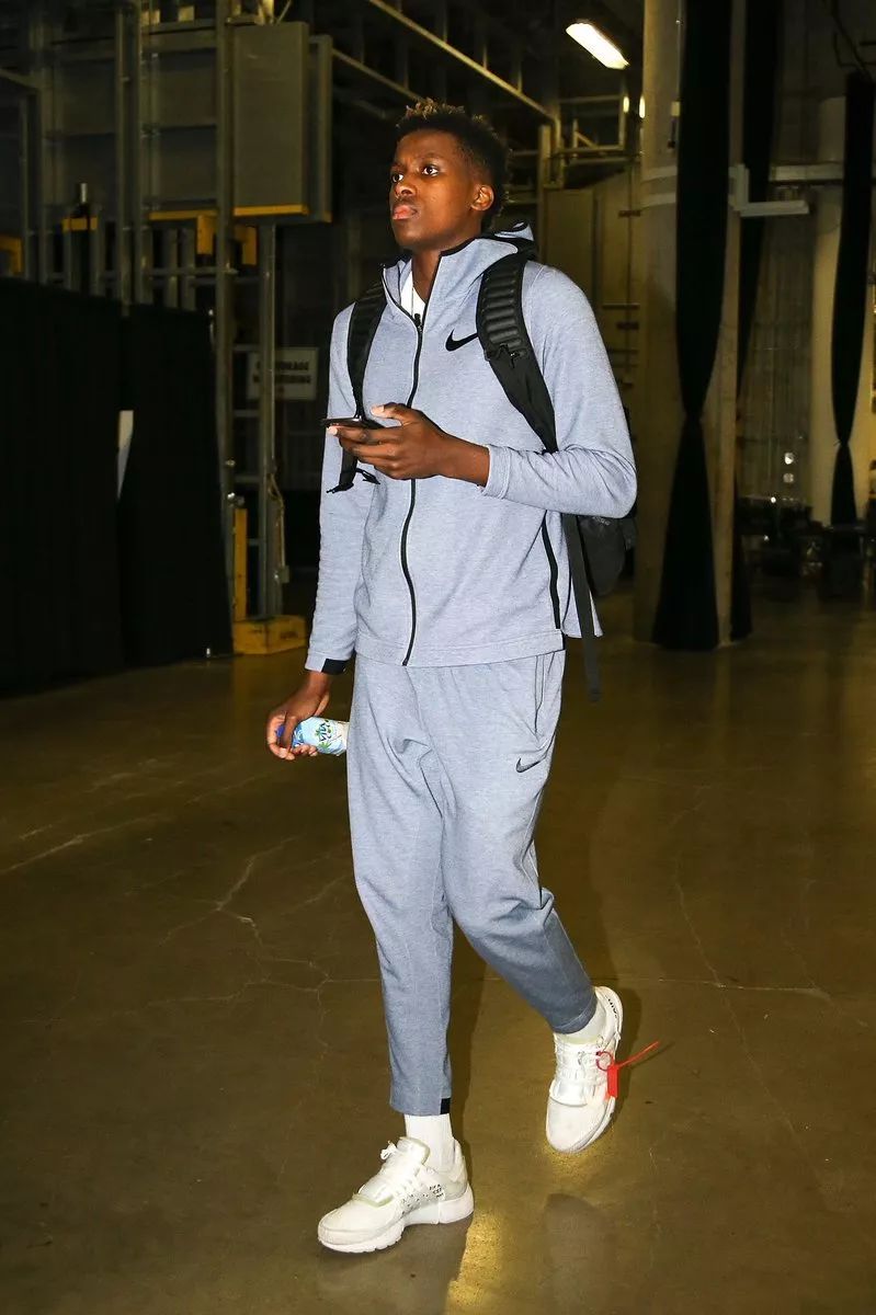 在此逻辑下 在此逻辑下